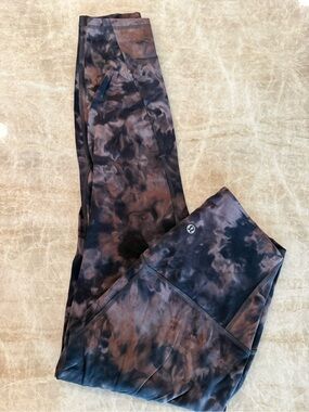 Lululemon Tie-Dye Leggings in Black and plum